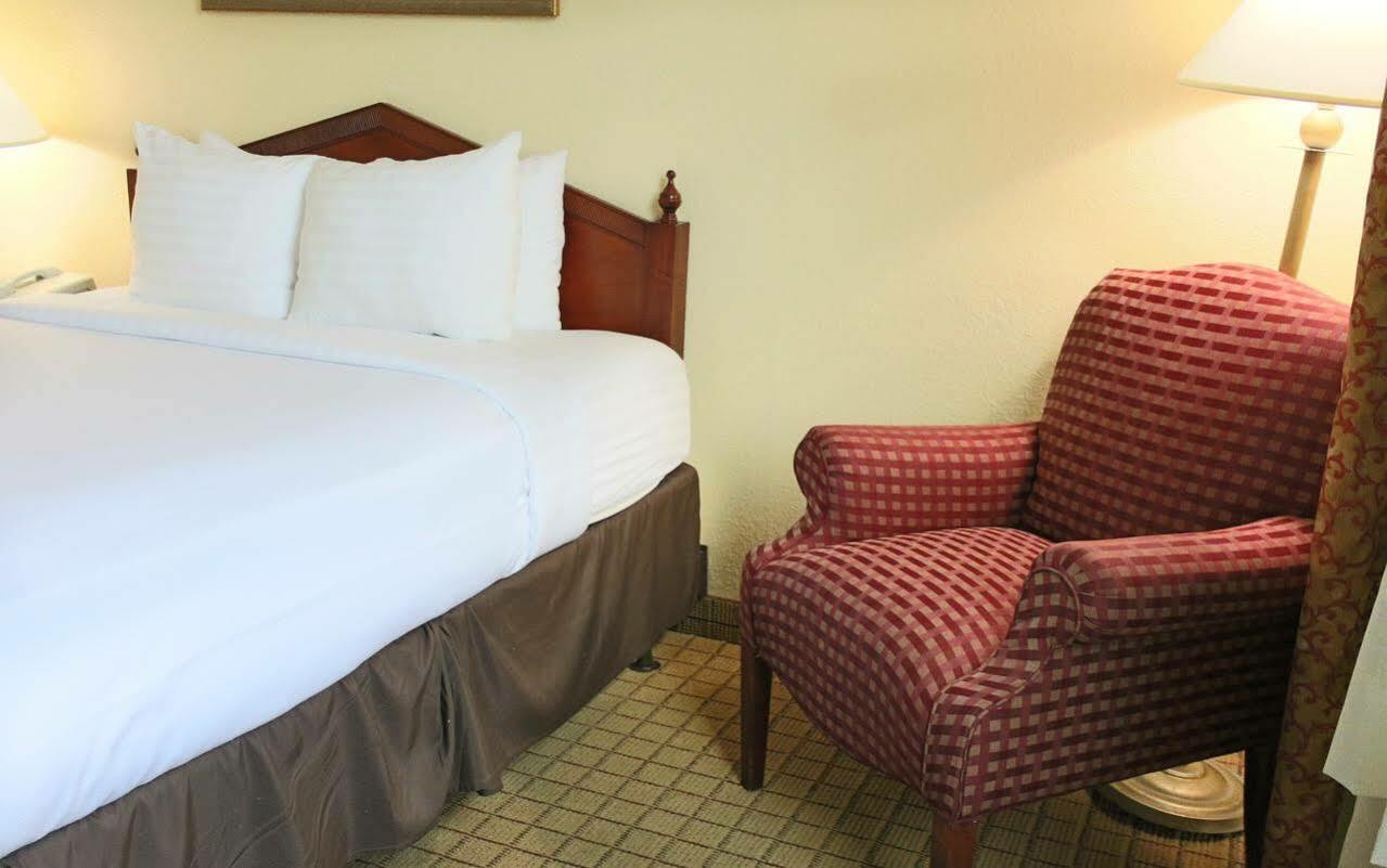 Hotel Ramada Plaza By Wyndham Atlanta Downtown Capitol Park Esterno foto